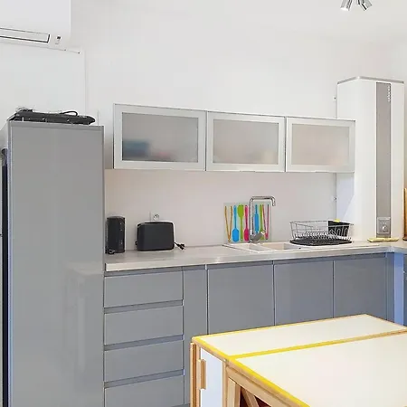 Διαμέρισμα T2 Climatise 3* Avec Loggia, Parking Securise, Wifi, Proche - - Fr-1-610-98 *